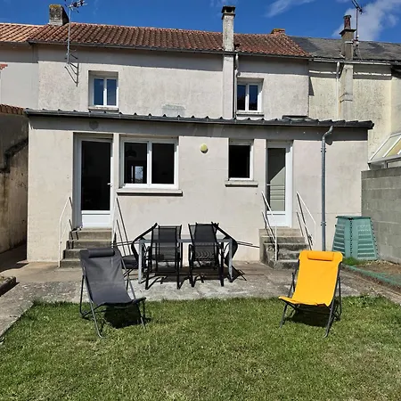 Villa Maison Malabry En Hyper Centre Avec Jardin 6 Pers Bressuire